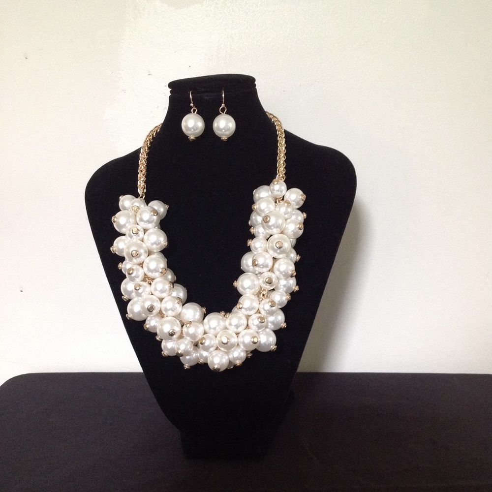Pearl Necklace with earrings